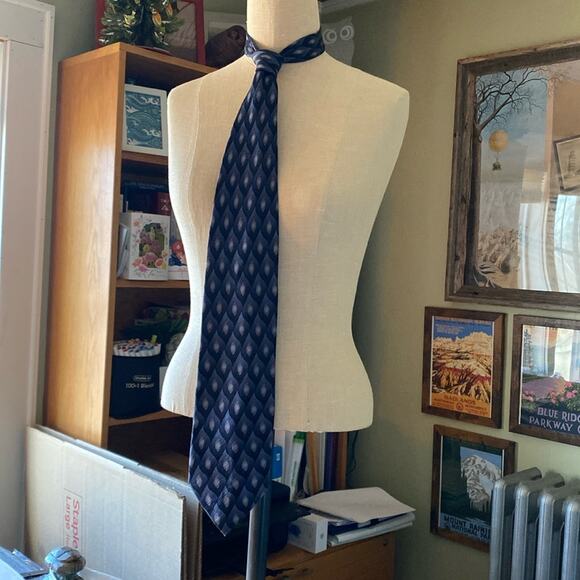 JOSEPH & FEISS INTERNATIONAL 100% silk tie - Picture 1 of 4